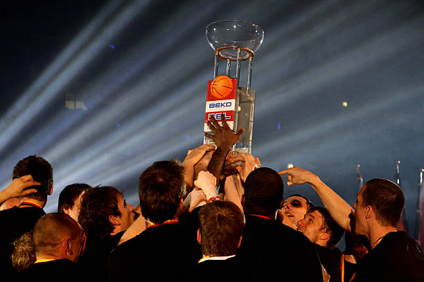 不断施加压 不断施加压