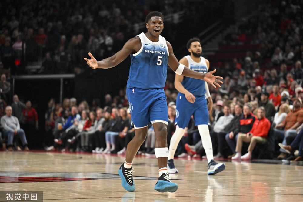 管理层的坚 管理层的坚