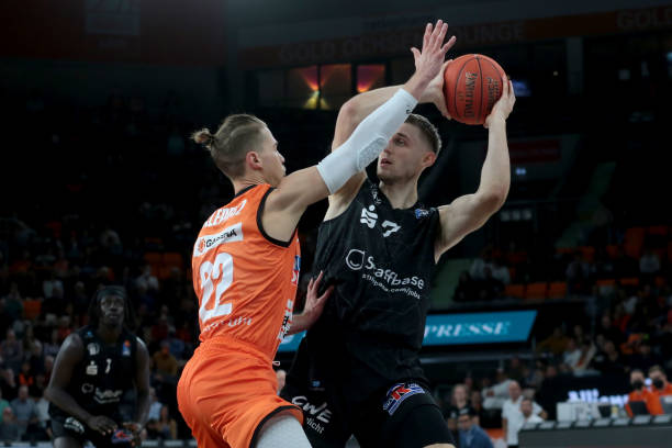 的年轻化 的年轻化